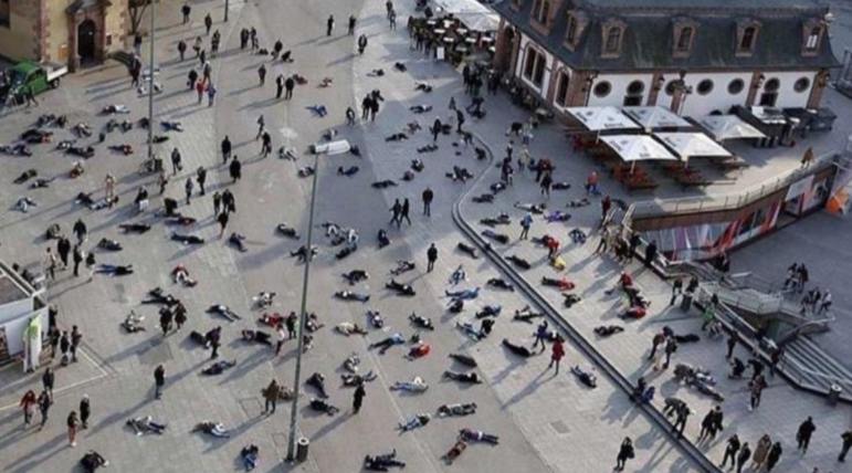 Uncovering COVID-19 disinformation through images